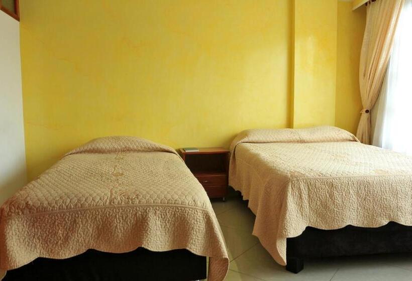 Hotel Camelia Real Briceño