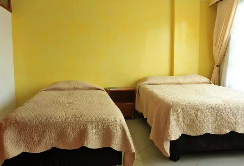 ホテル Camelia Real Briceño