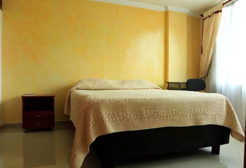 ホテル Camelia Real Briceño