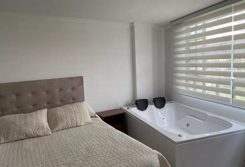 ホテル Camelia Real Briceño