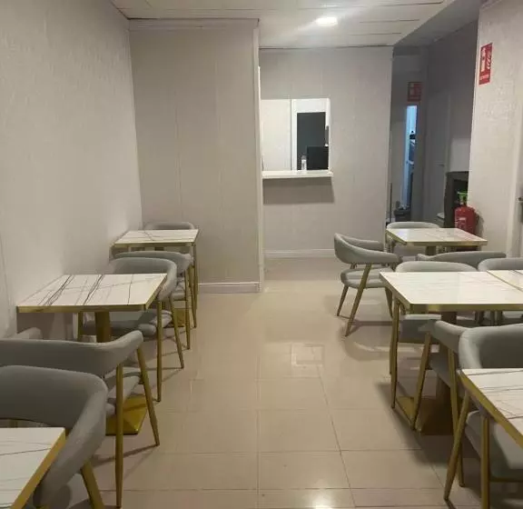 هتل کپسول Air Hostel Capsules Airport 24 H
