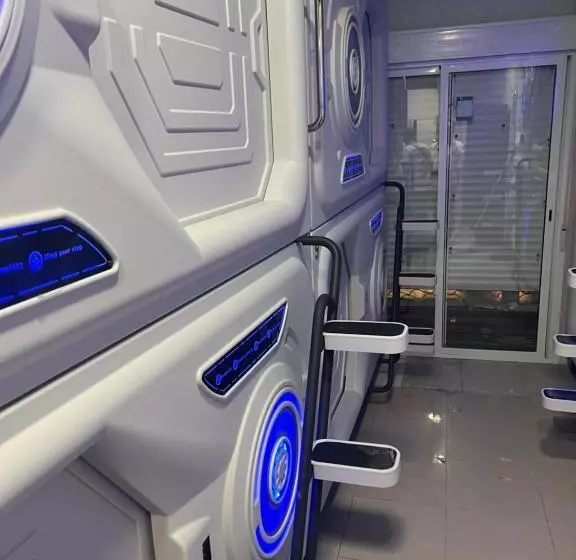 هتل کپسول Air Hostel Capsules Airport 24 H