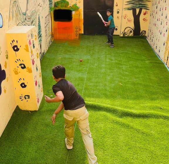 Hotel Crestmont Snow View Resort Ranikhet