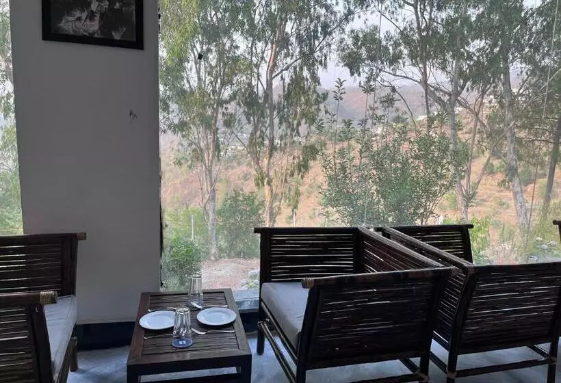 Hotelli Crestmont Snow View Resort Ranikhet