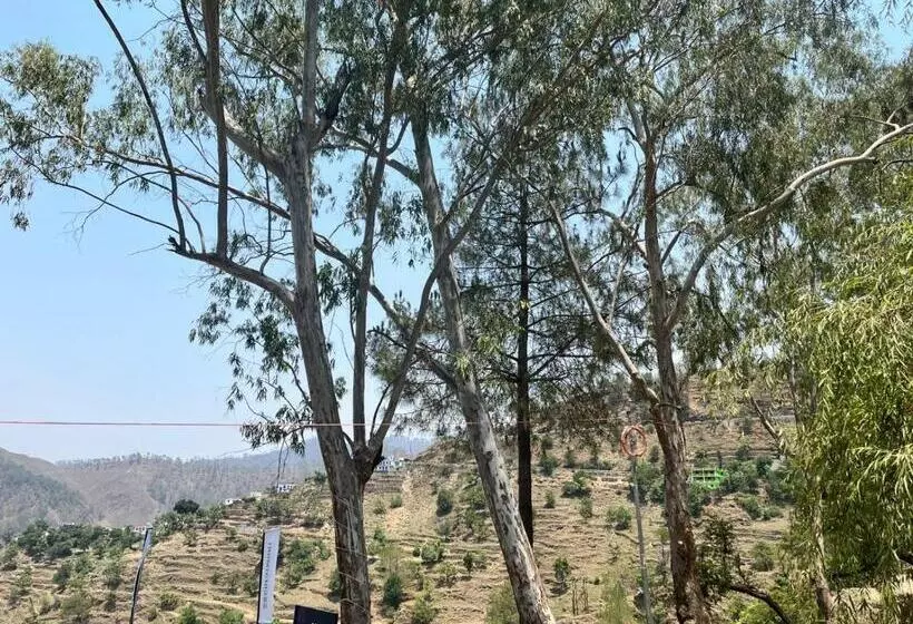 Hotelli Crestmont Snow View Resort Ranikhet