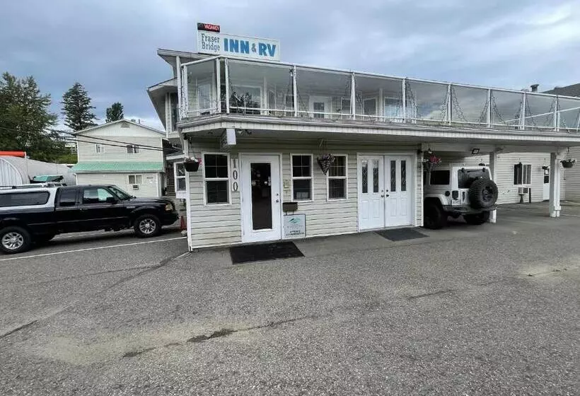 Hotelli Fraser Bridge Inn