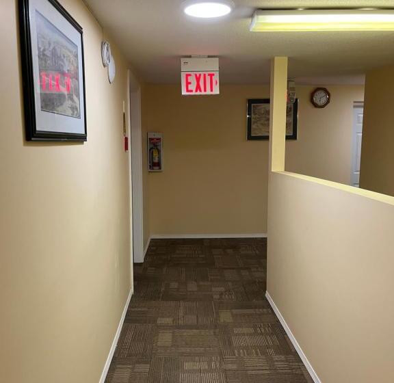 Отель Fraser Bridge Inn