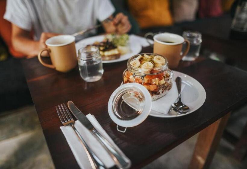 Отель Jamu Surf Lodge