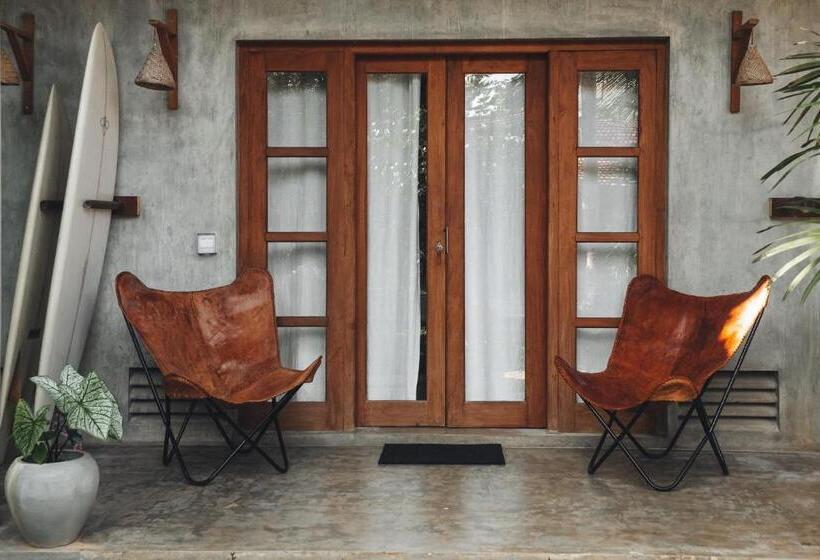 Отель Jamu Surf Lodge