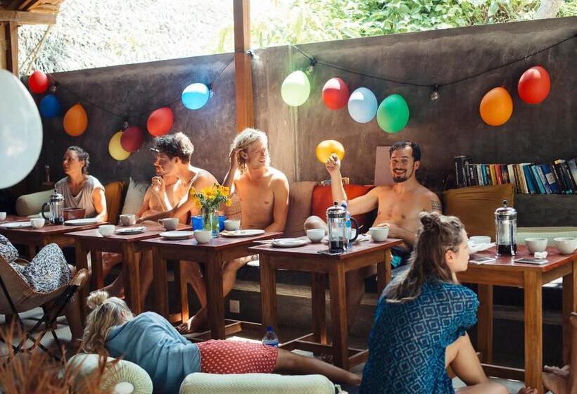 Отель Jamu Surf Lodge