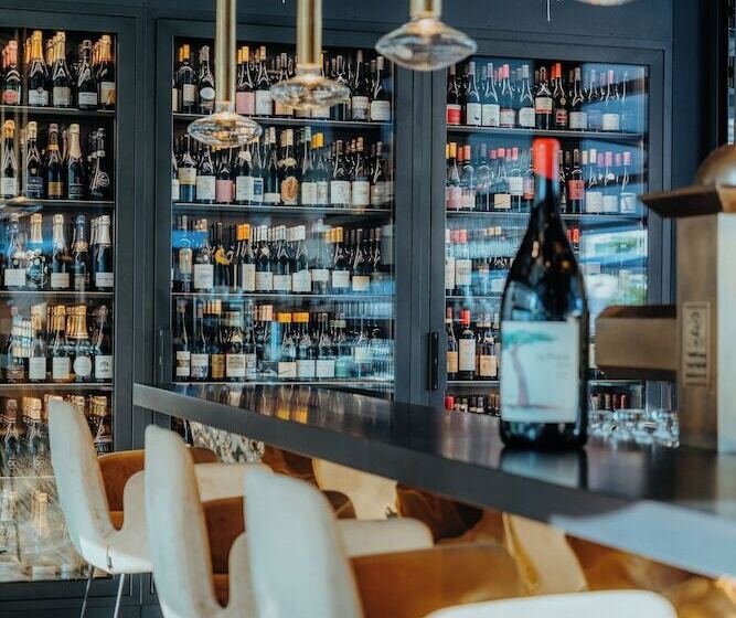 هتل Meta Suites Historic City Living