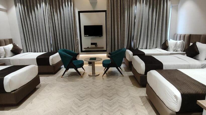 Отель Narayani Executive