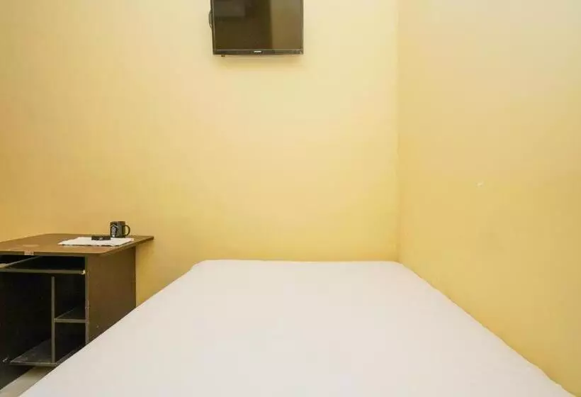 Hotelli Oyo Life 2619 Kost Keluarga Cemara