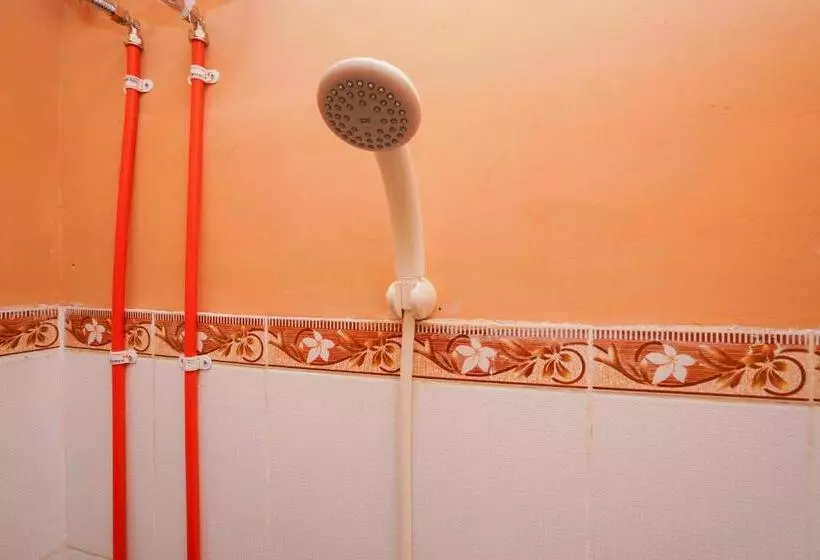 Hotelli Oyo Life 2619 Kost Keluarga Cemara