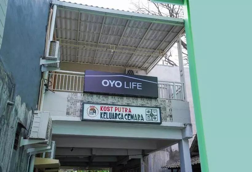 Hotelli Oyo Life 2619 Kost Keluarga Cemara