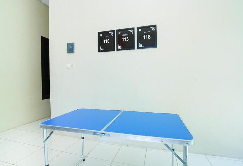 فندق Oyo Life 3078 Kost Putri Made