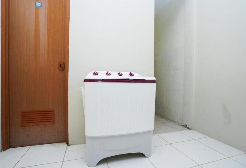 فندق Oyo Life 3078 Kost Putri Made