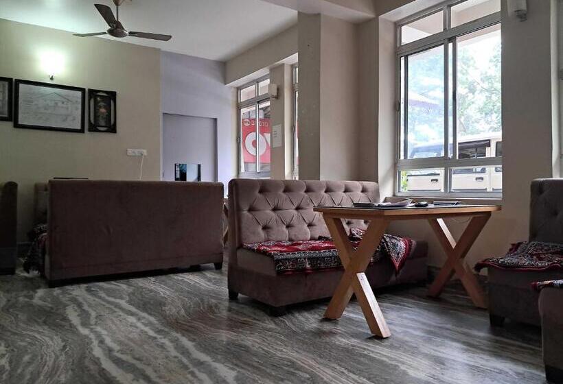 O 35610 Hotel Shayabong