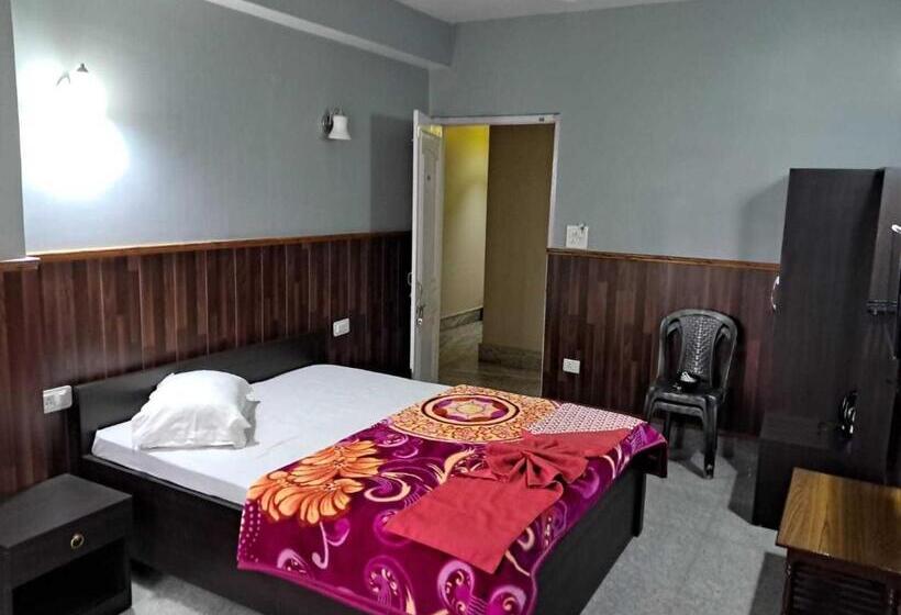 O 35610 Hotel Shayabong
