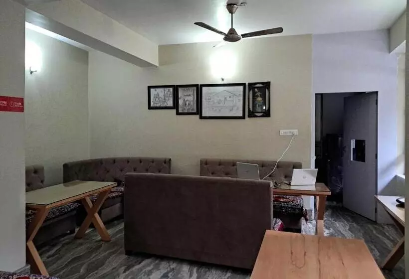 O 35610 Hotel Shayabong