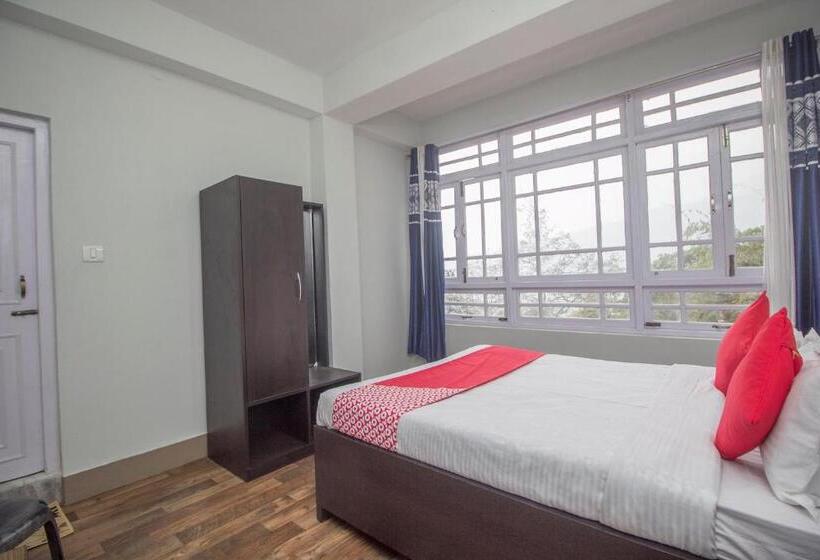 O 35610 Hotel Shayabong