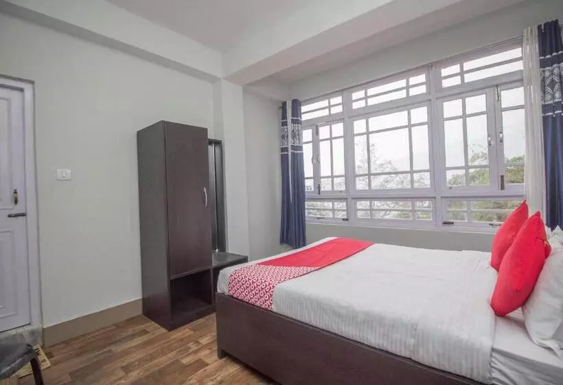 O 35610 Hotel Shayabong