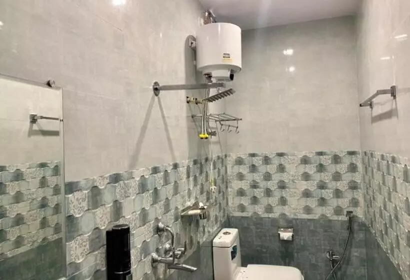 Oyo Hotel Om Shanti