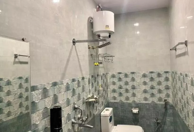 Oyo Hotel Om Shanti