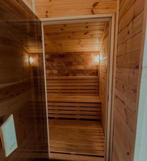 بنسيون Conacul Drahneilor