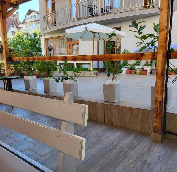 膳宿费 Guest House Petrovi