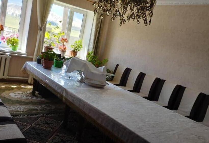 پانسیون Gulnara Guesthouse