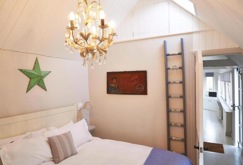 Пансион Little Lodge At Blue Door Barns