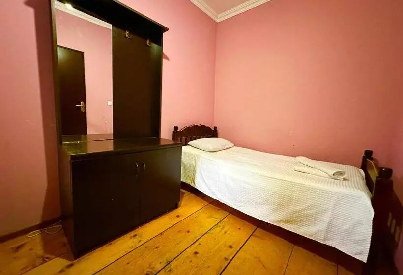 پانسیون Mziuri Guest House