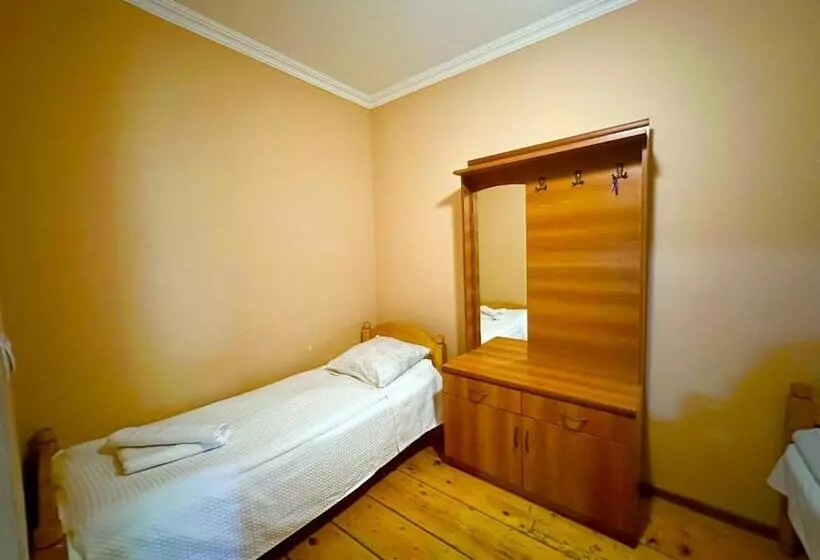 پانسیون Mziuri Guest House