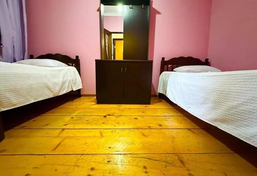پانسیون Mziuri Guest House