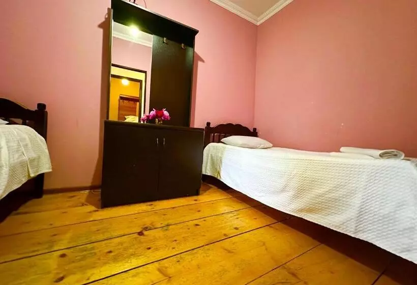 پانسیون Mziuri Guest House