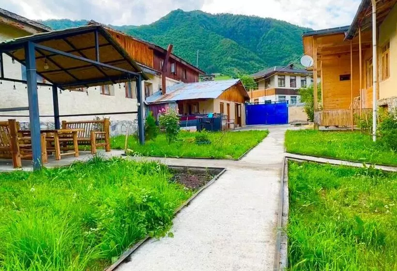 پانسیون Mziuri Guest House