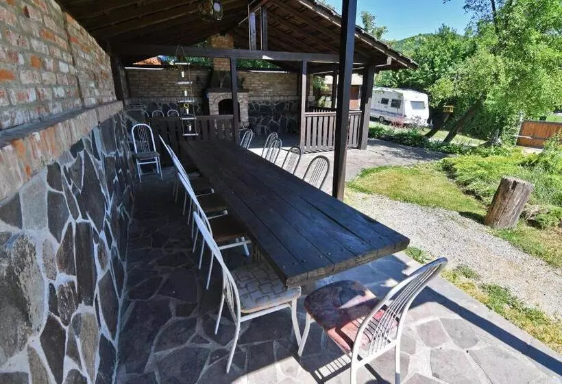 Majatalo Penzión Hôrka