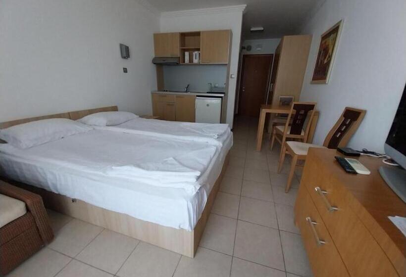 Private Studio In Emerald Beach Resort