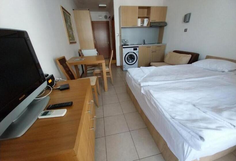 Private Studio In Emerald Beach Resort