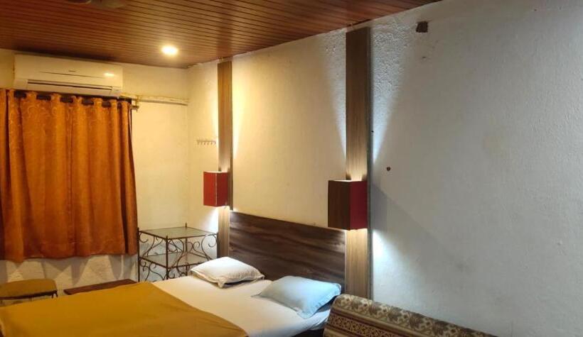 Aamiaismajoitus (B&B) Resort Hilltone Matheran