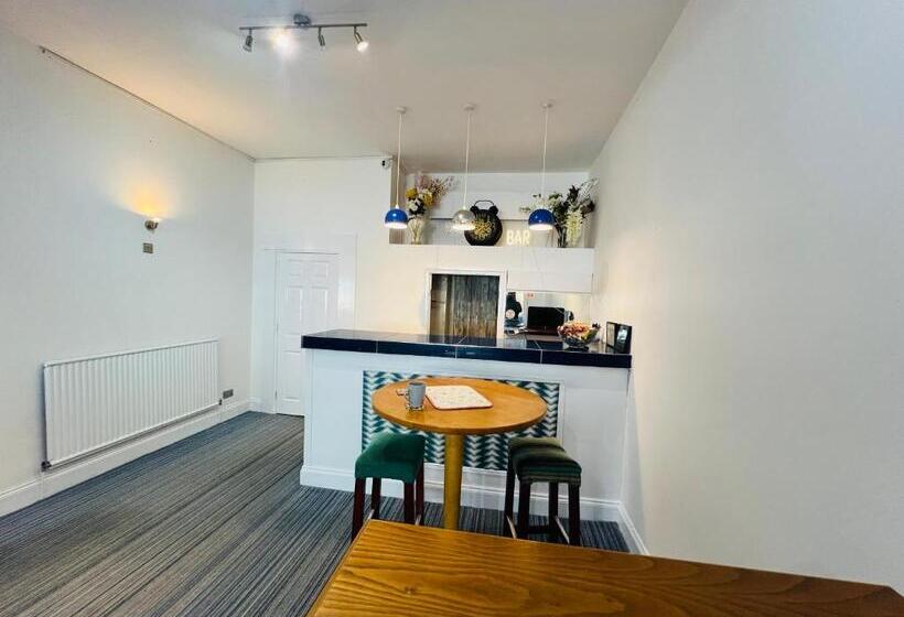 مبيت وإفطار Tower Central Hotel Albert Road