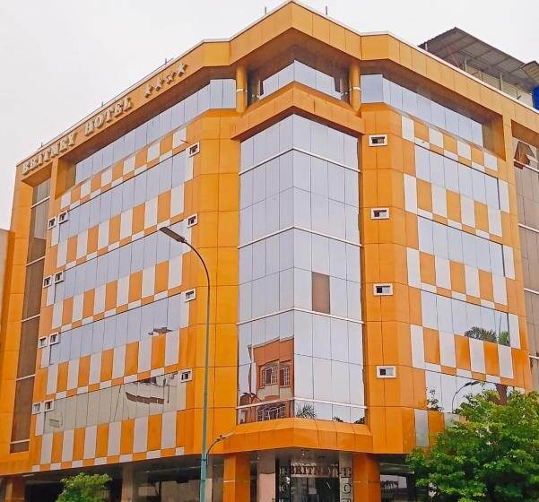 Britney Hotel Machala