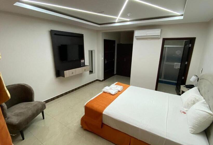 Britney Hotel Machala