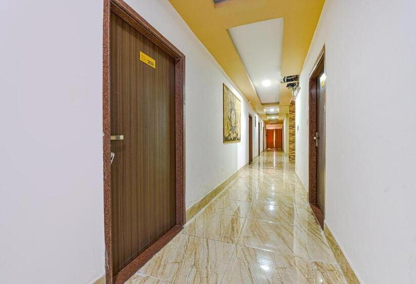 Fabhotel Tak International