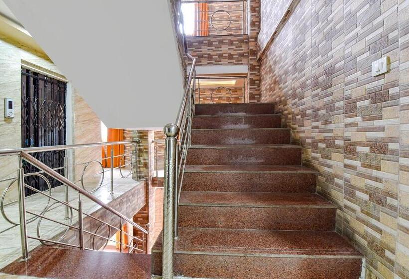 Fabhotel Tak International