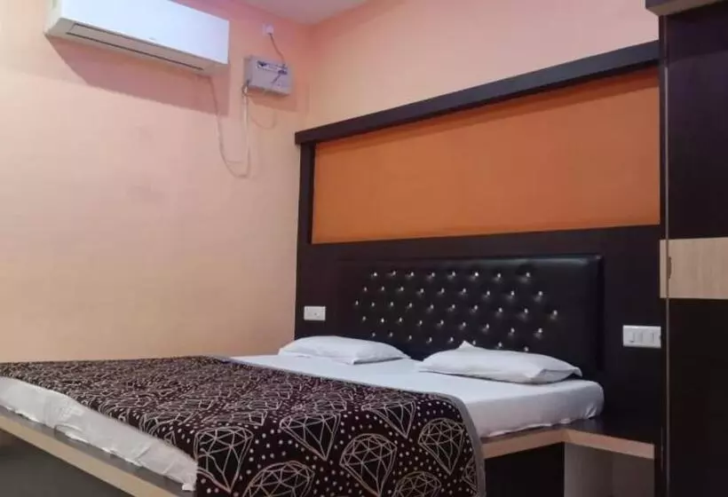 Hotelli Goroomgo Parvati Residency Madhya Pradesh