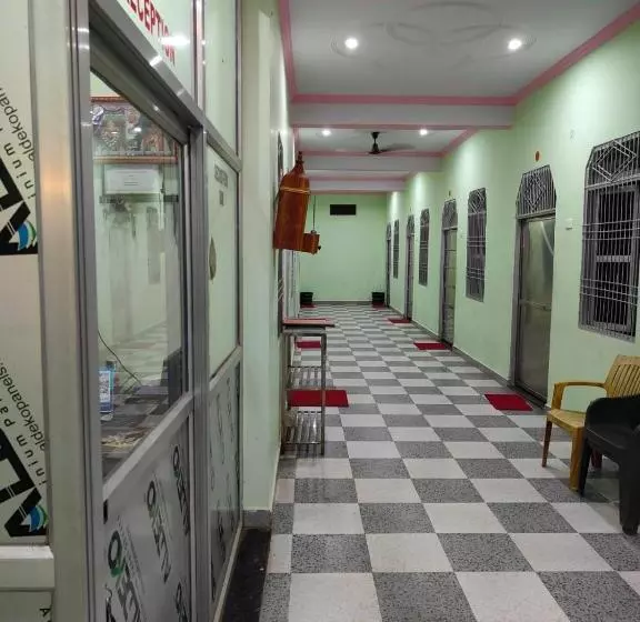 Hotelli Goroomgo Parvati Residency Madhya Pradesh