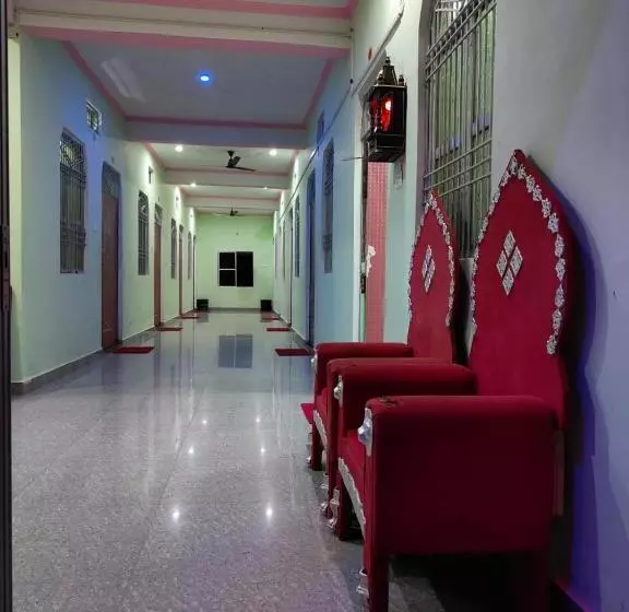 Hotelli Goroomgo Parvati Residency Madhya Pradesh