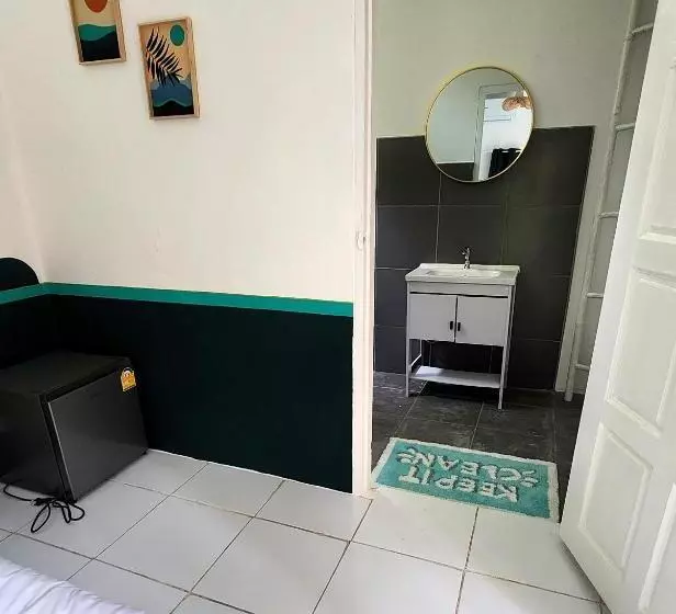 ホテル Easy Life Koh Chang